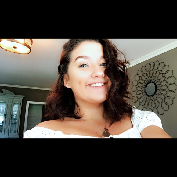 Meet your Posher, Rocio - Picture 1 of 1